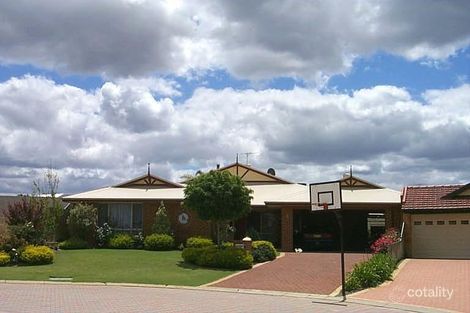 8 Jenkyn Cir, Landsdale, WA 6065