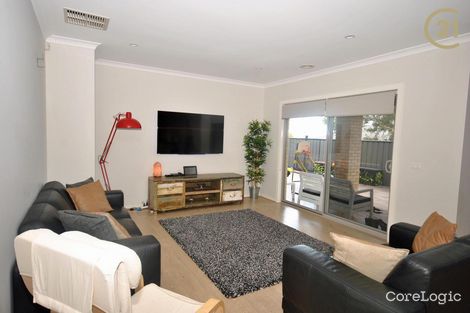 Property photo of 1 Roan Walk Clyde North VIC 3978