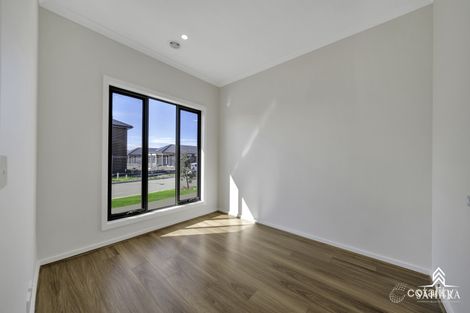 Property photo of 48 Meaford Street Mickleham VIC 3064