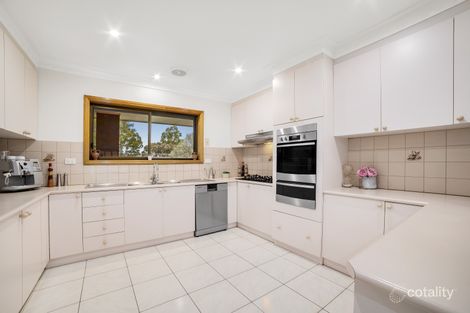 Property photo of 18 Hutchins Circuit Bundoora VIC 3083