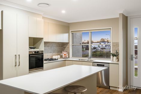 Property photo of 2/3 McGrory Drive Kearneys Spring QLD 4350