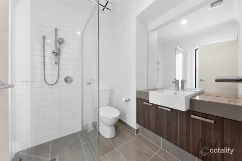 Property photo of 23 Lapis Walk Craigieburn VIC 3064