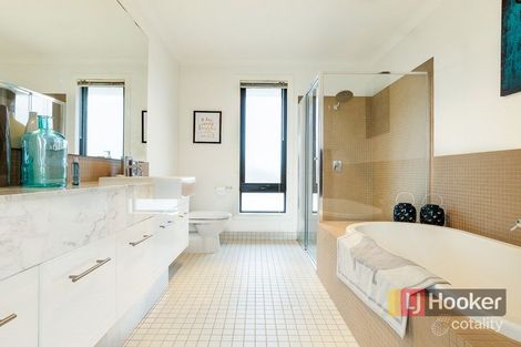 Property photo of 16 Signature Boulevard Point Cook VIC 3030