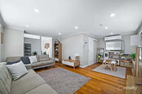 Property photo of 34 Macintyre Crescent Ruse NSW 2560