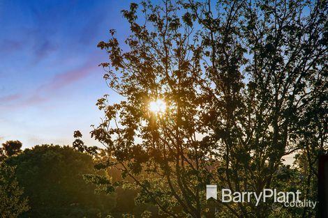 Property photo of 28 Huntingdale Drive Chirnside Park VIC 3116