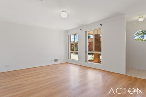 Property photo of 2/3 Friar Place Dianella WA 6059