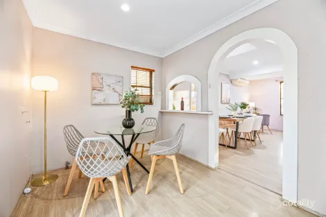 9 Tahiti Ave, Lethbridge Park, NSW 2770