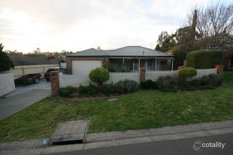 4 Lakeside Cres, Croydon Hills, VIC 3136