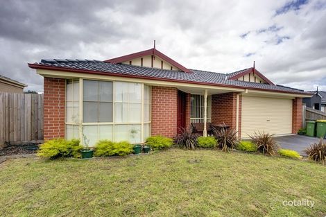Property photo of 24 Walnut Way Pakenham VIC 3810