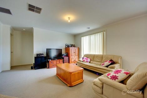 Property photo of 24 Walnut Way Pakenham VIC 3810