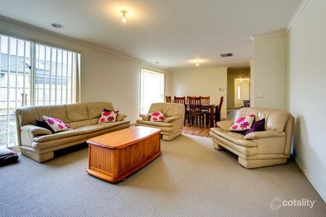 Property photo of 24 Walnut Way Pakenham VIC 3810