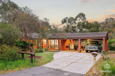 Property photo of 18 Maslin Crescent Darlington WA 6070