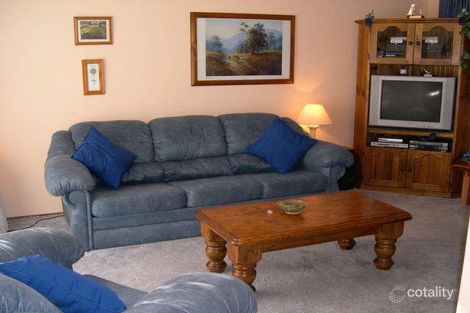 Property photo of 13 Henman Close Point Clare NSW 2250