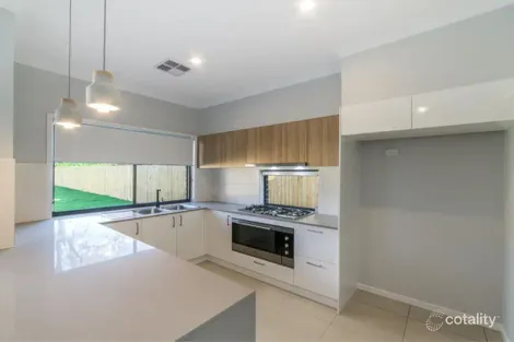 Property photo of 82 Englefield Road Oxley QLD 4075