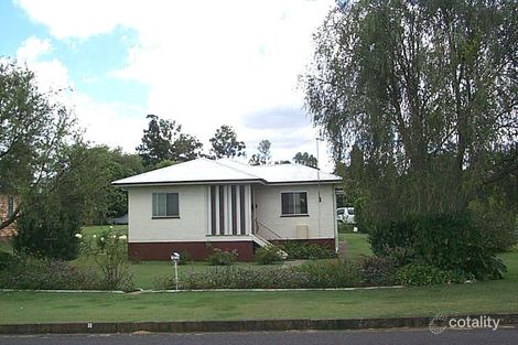 8 Taylor St, Eastern Heights, QLD 4305