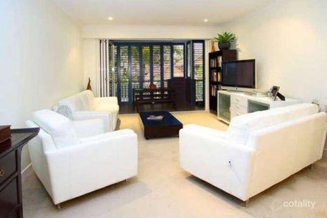 Property photo of 2/88 Lockerbie Street Kangaroo Point QLD 4169