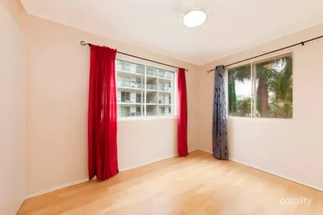 Property photo of 8/53 Thorn Street Kangaroo Point QLD 4169