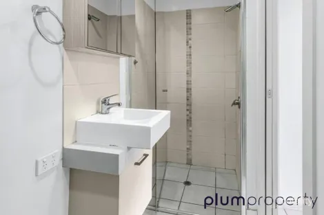 Property photo of 3/221 Sir Fred Schonell Drive St Lucia QLD 4067