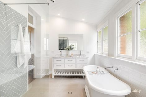 Property photo of 60 Mary Street Mount Lofty QLD 4350