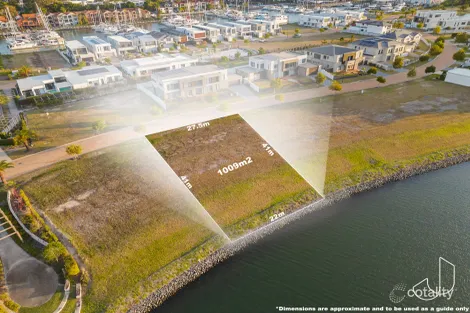 8818 The Point Cct, Hope Island, QLD 4212