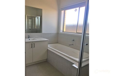 Property photo of 1/15 Kinkade Close Cranbourne East VIC 3977