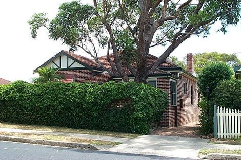 6 Ravenshaw St, The Junction, NSW 2291