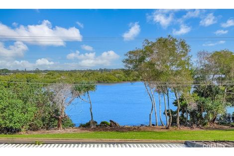 Property photo of 2/57 Bimbadeen Avenue Banora Point NSW 2486