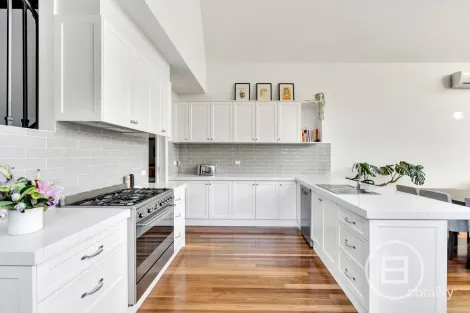 Property photo of 126 Athol Street Moonee Ponds VIC 3039