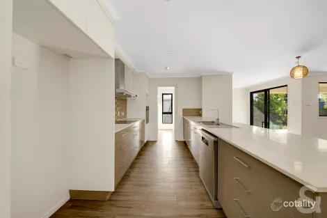 Property photo of 21 Kianga Barney Point QLD 4680