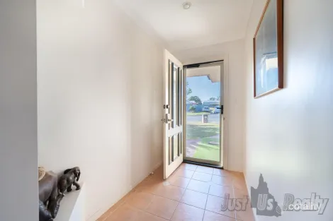 9 Regent St, Avoca, QLD 4670