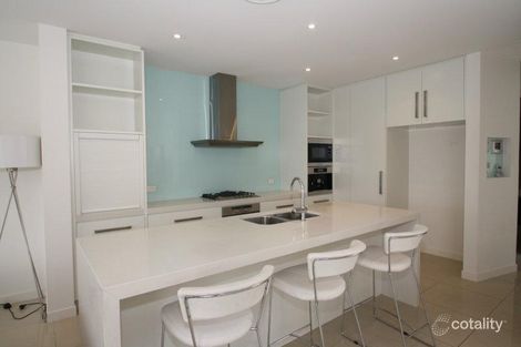 Property photo of 11 South Quay Drive Biggera Waters QLD 4216