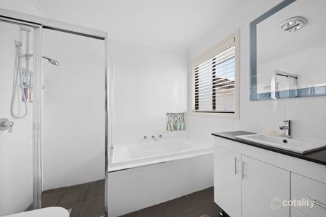 Property photo of 11 Edward Drive Pemulwuy NSW 2145