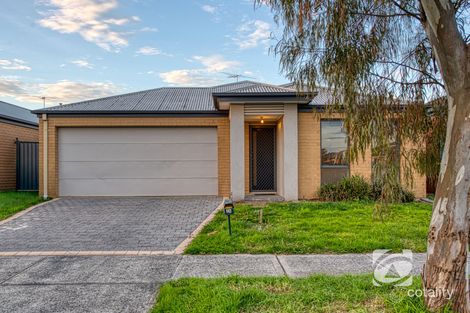 16 Seville St, Pakenham, VIC 3810