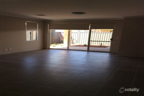 Property photo of 10 Yarrow Street Treeby WA 6164