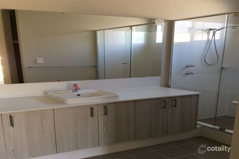 Property photo of 10 Yarrow Street Treeby WA 6164