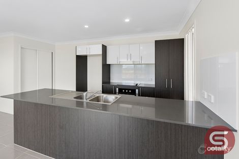 Property photo of 2/16 Westall Place Redbank Plains QLD 4301