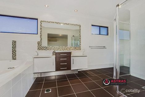 Property photo of 2/6 Silvermaple Street Robina QLD 4226