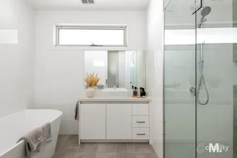 Property photo of 100 Deakin Street Essendon VIC 3040