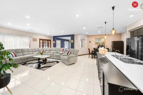 Property photo of 15 William Buckley Drive Carnes Hill NSW 2171