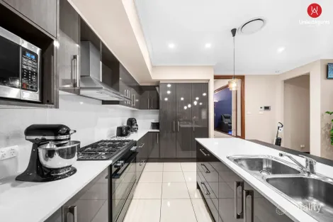 Property photo of 15 William Buckley Drive Carnes Hill NSW 2171