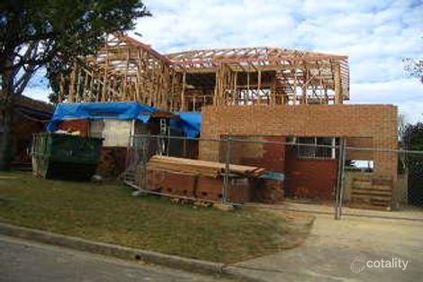 4 Sturt Ave, Georges Hall, NSW 2198