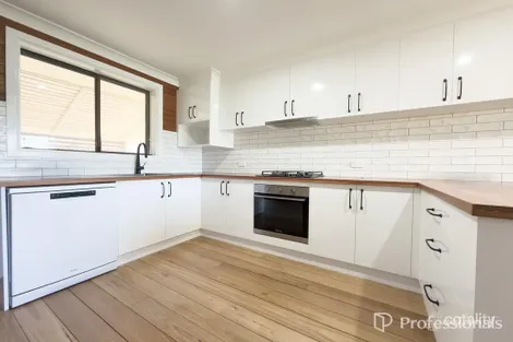 Property photo of 30 Waree Drive Hillvue NSW 2340