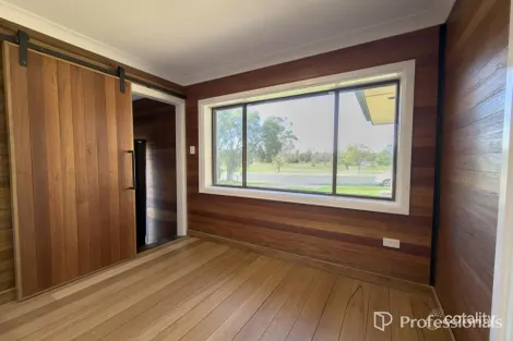 Property photo of 30 Waree Drive Hillvue NSW 2340