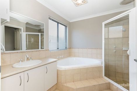 Property photo of 25 Chivalry Way Atwell WA 6164