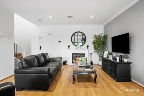 Property photo of 8/3 Gourlay Road Hillside VIC 3037