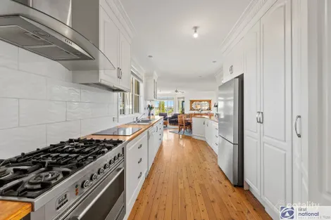 Property photo of 61 Yeo Crescent Yass NSW 2582