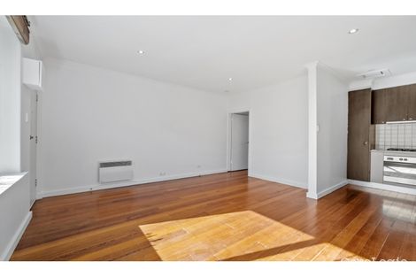 Property photo of 1/17-19 Middle Street Ascot Vale VIC 3032