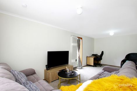Property photo of 17 Cathcart Close Chisholm ACT 2905