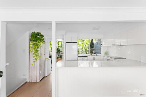 Property photo of 2/34 Miles Street Coolangatta QLD 4225