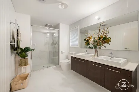 Property photo of 43 Ellaroo Circuit Clyde North VIC 3978